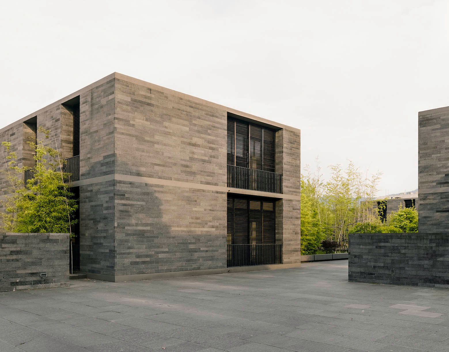 A Stunning Floating House Surrounded by a Water Garden in Hangzhou, China by David Chipperfield Architects (1)