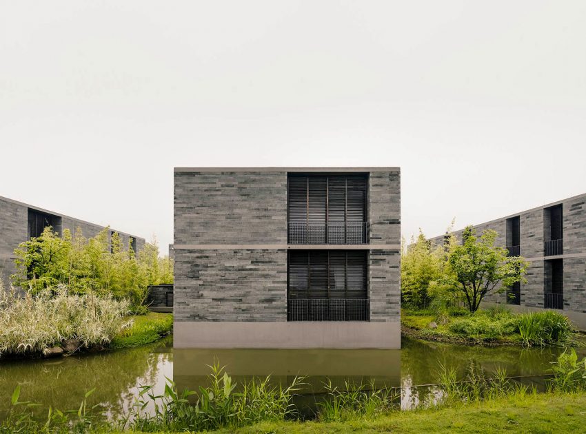 A Stunning Floating House Surrounded by a Water Garden in Hangzhou, China by David Chipperfield Architects (12)