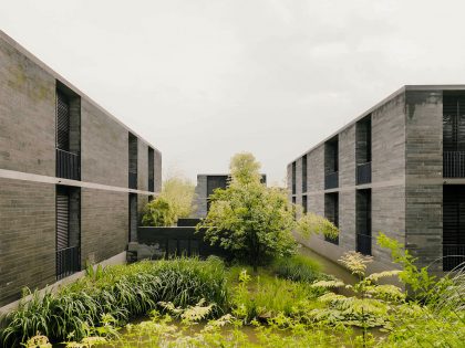 A Stunning Floating House Surrounded by a Water Garden in Hangzhou, China by David Chipperfield Architects (13)