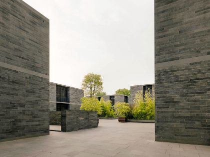 A Stunning Floating House Surrounded by a Water Garden in Hangzhou, China by David Chipperfield Architects (4)