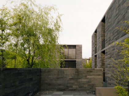 A Stunning Floating House Surrounded by a Water Garden in Hangzhou, China by David Chipperfield Architects (5)