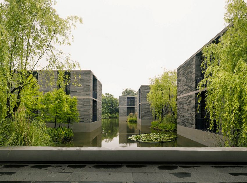 A Stunning Floating House Surrounded by a Water Garden in Hangzhou, China by David Chipperfield Architects (6)