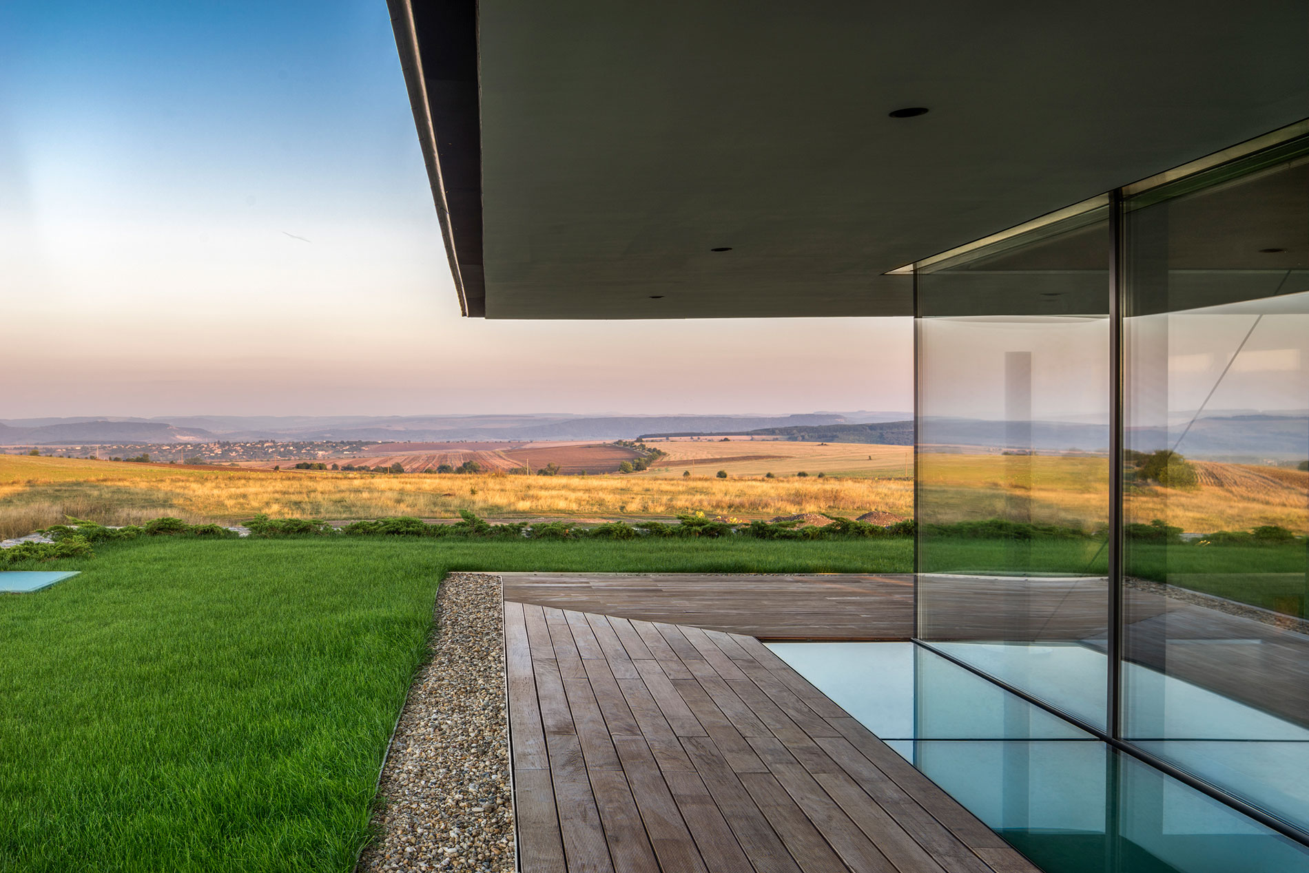 A Stunning Home with Gabion Walls and a Grassy Viewing Deck in Sofia, Bulgaria by I/O Architects (11)