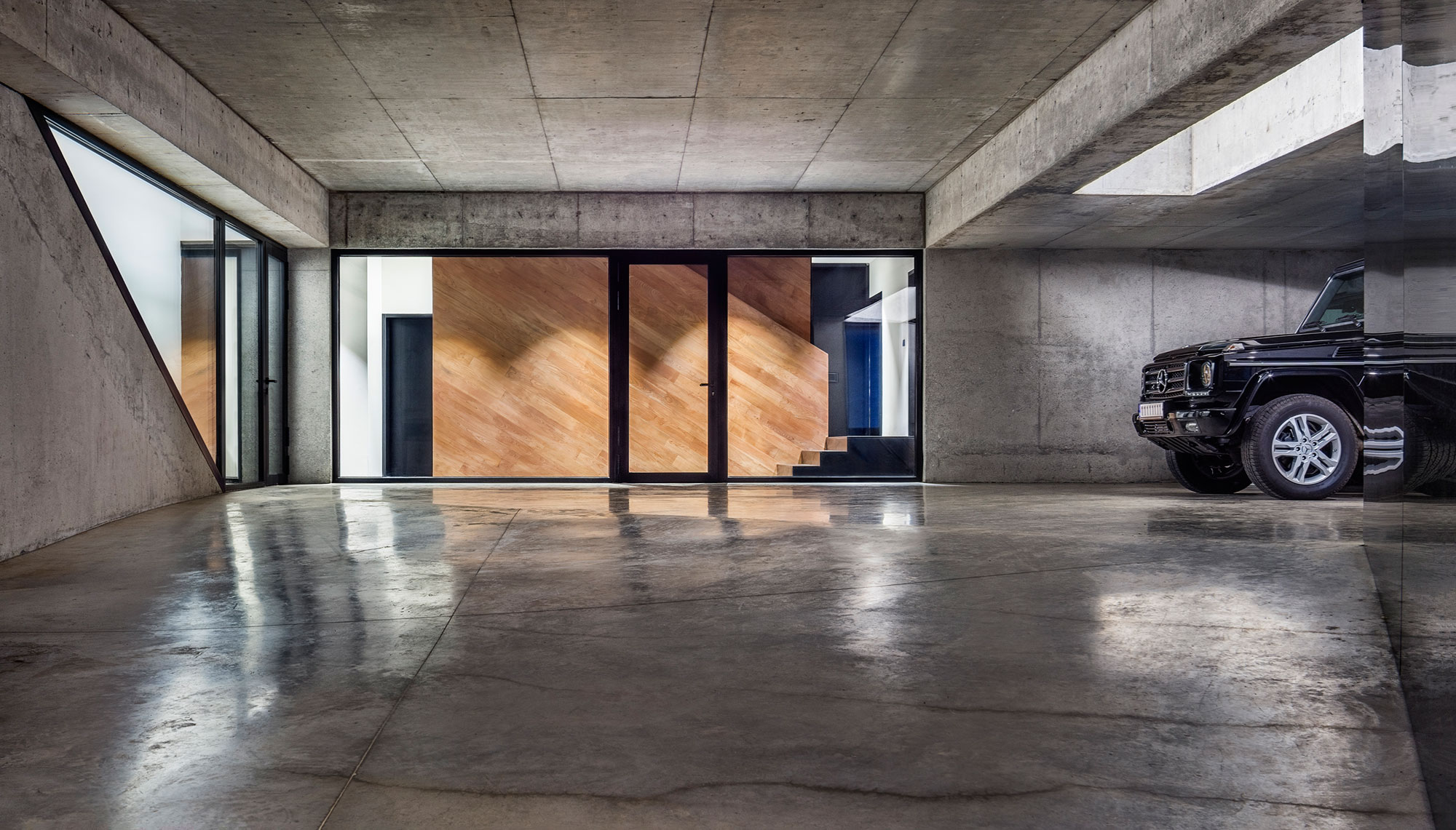 A Stunning Home with Gabion Walls and a Grassy Viewing Deck in Sofia, Bulgaria by I/O Architects (13)