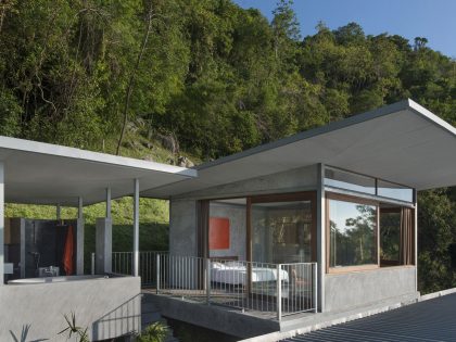 A Stunning House Built with Concrete, Wood, Steel and Glass Structure in Ko Samui, Thailand by Marc Gerritsen (19)