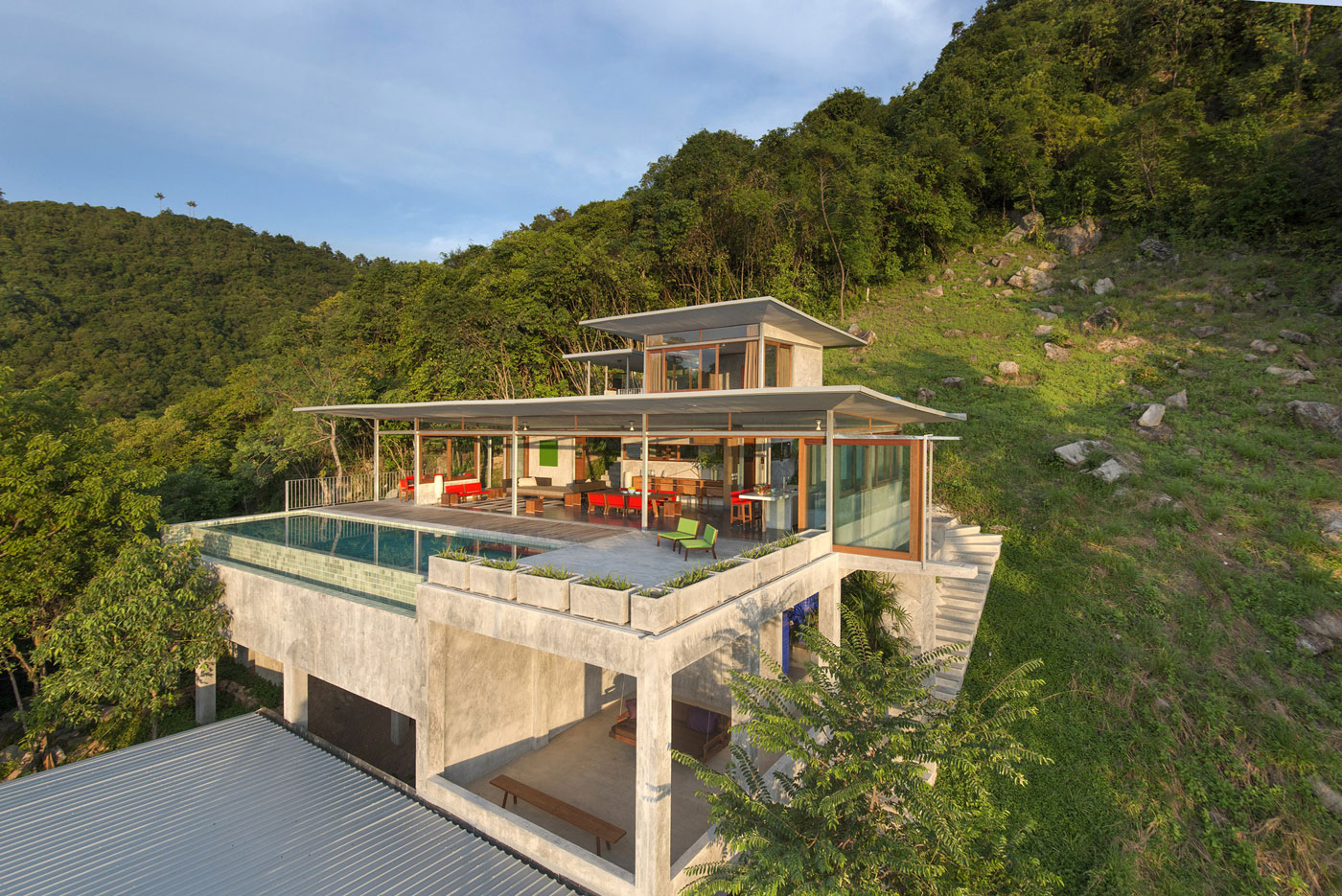 A Stunning House Built with Concrete, Wood, Steel and Glass Structure in Ko Samui, Thailand by Marc Gerritsen (2)
