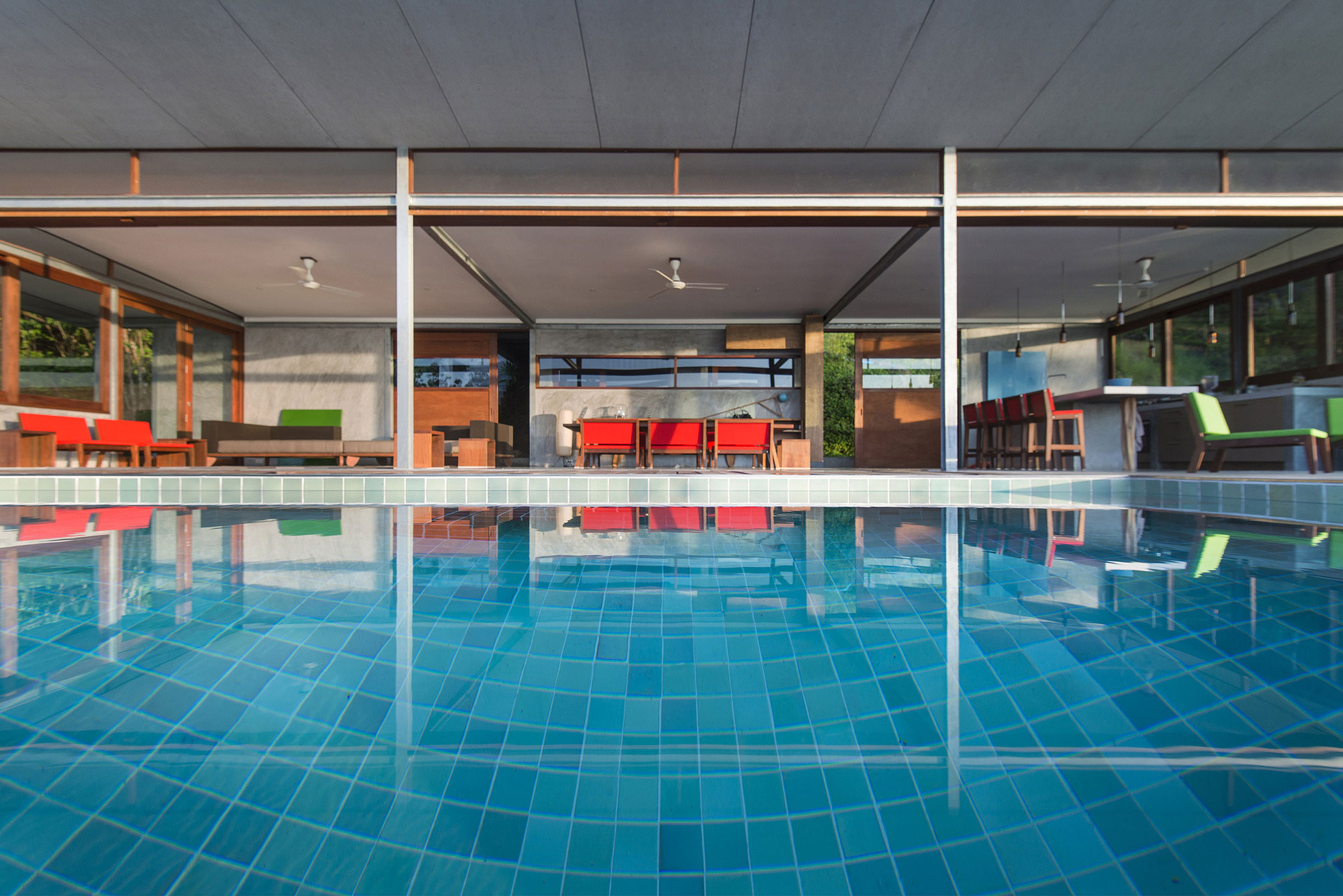 A Stunning House Built with Concrete, Wood, Steel and Glass Structure in Ko Samui, Thailand by Marc Gerritsen (3)