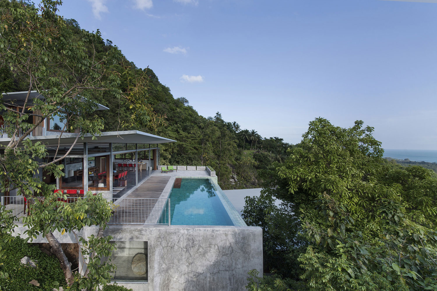 A Stunning House Built with Concrete, Wood, Steel and Glass Structure in Ko Samui, Thailand by Marc Gerritsen (6)