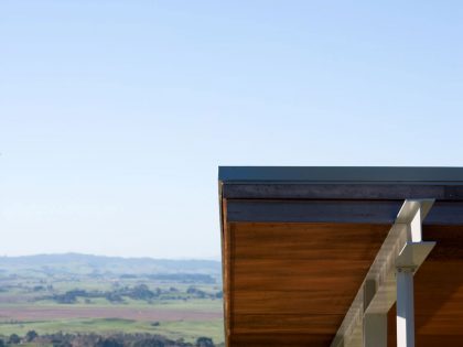 A Stunning House of Concrete, Steel and Glass Combines U-Shaped Style in Auckland by Strachan Group Architects (3)