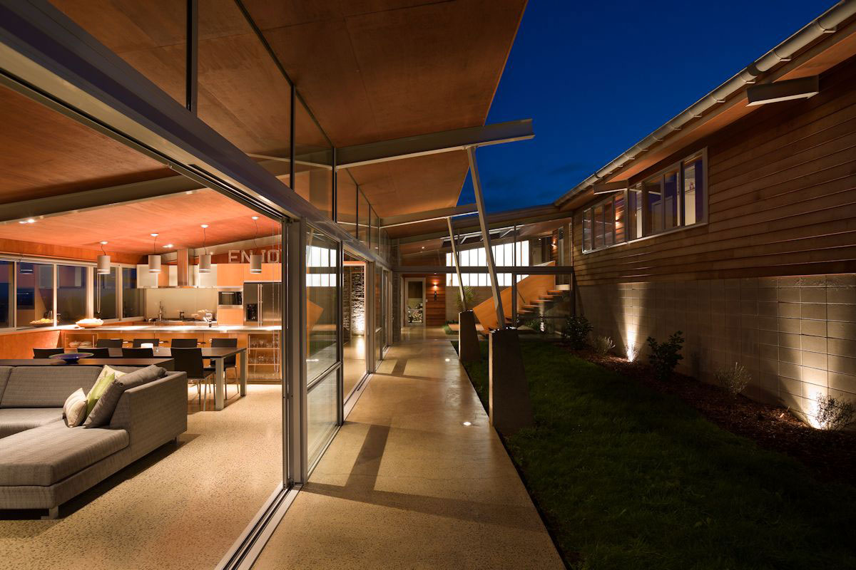 A Stunning House of Concrete, Steel and Glass Combines U-Shaped Style in Auckland by Strachan Group Architects (8)