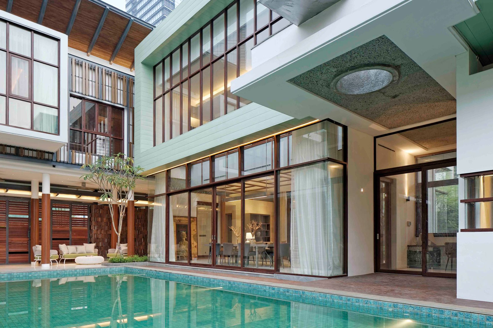A Stunning House with a Perfect Mix of Traditional and Modern Touches in Jakarta, Indonesia by Atelier Cosmas Gozali (3)