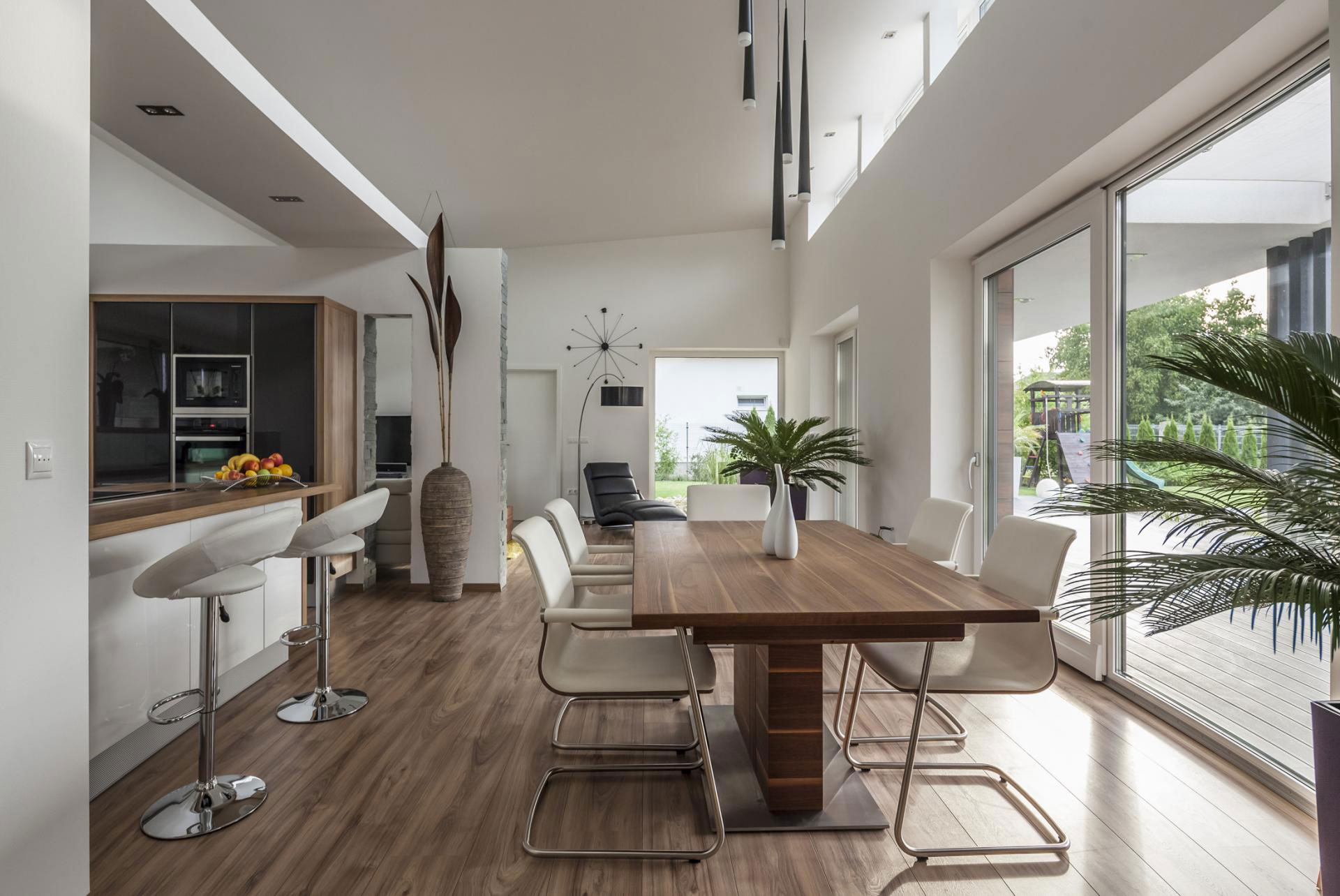 A Stunning L-Shaped Modern House for a Four-Person Family in Mosonmagyaróvár, Hungary by TOTH PROJECT (16)