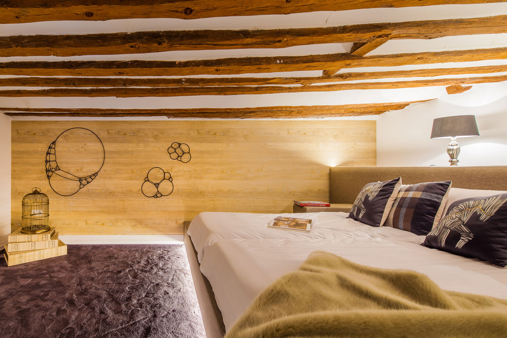 A Stunning Modern Apartment with a Mix of Rustic and Minimalist Elements in Madrid by Disak-Diseño de Interiores (11)