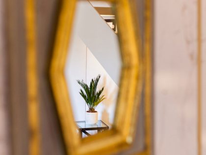 A Stunning Modern Apartment with a Mix of Rustic and Minimalist Elements in Madrid by Disak-Diseño de Interiores (15)