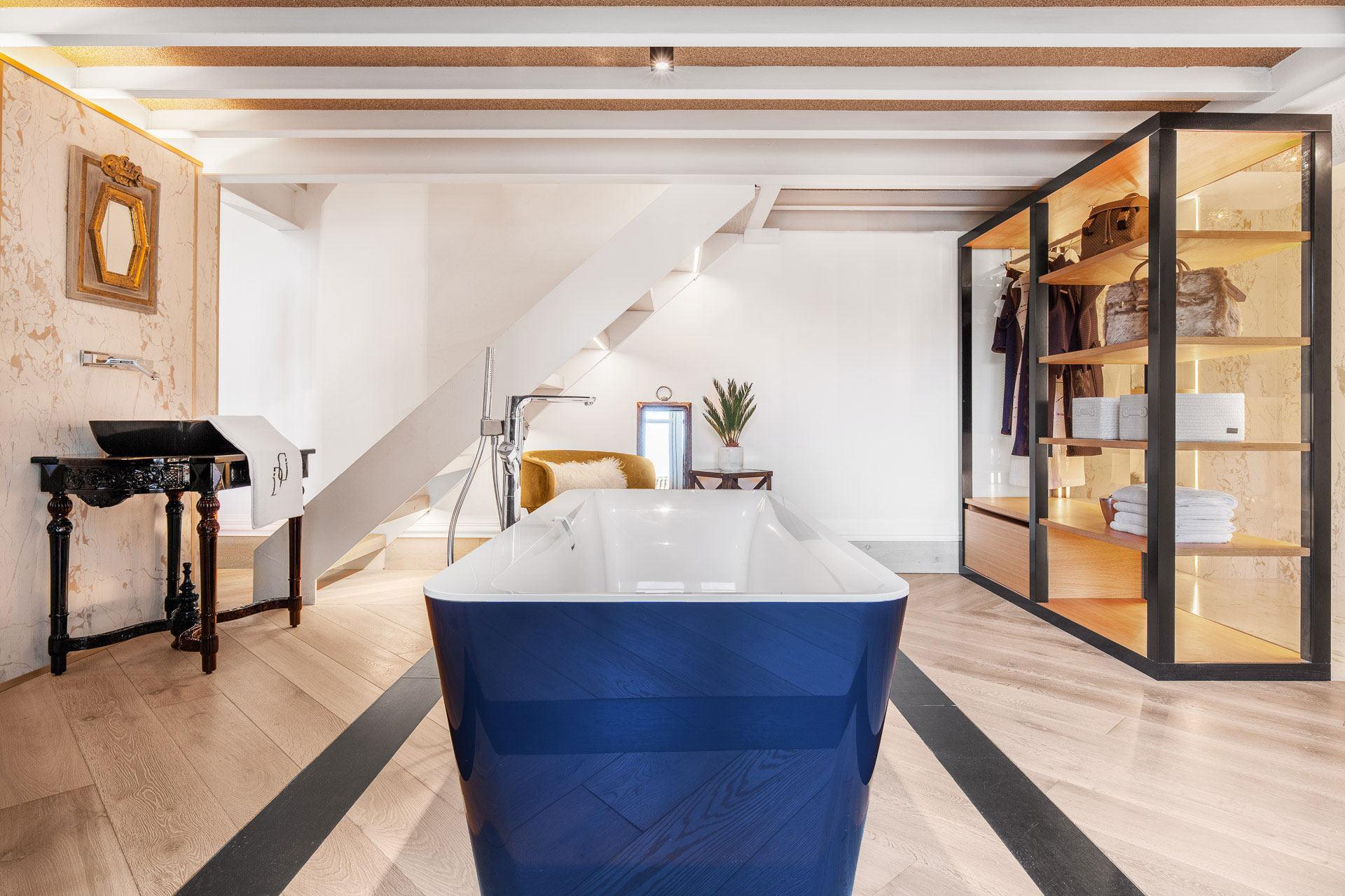 A Stunning Modern Apartment with a Mix of Rustic and Minimalist Elements in Madrid by Disak-Diseño de Interiores (16)