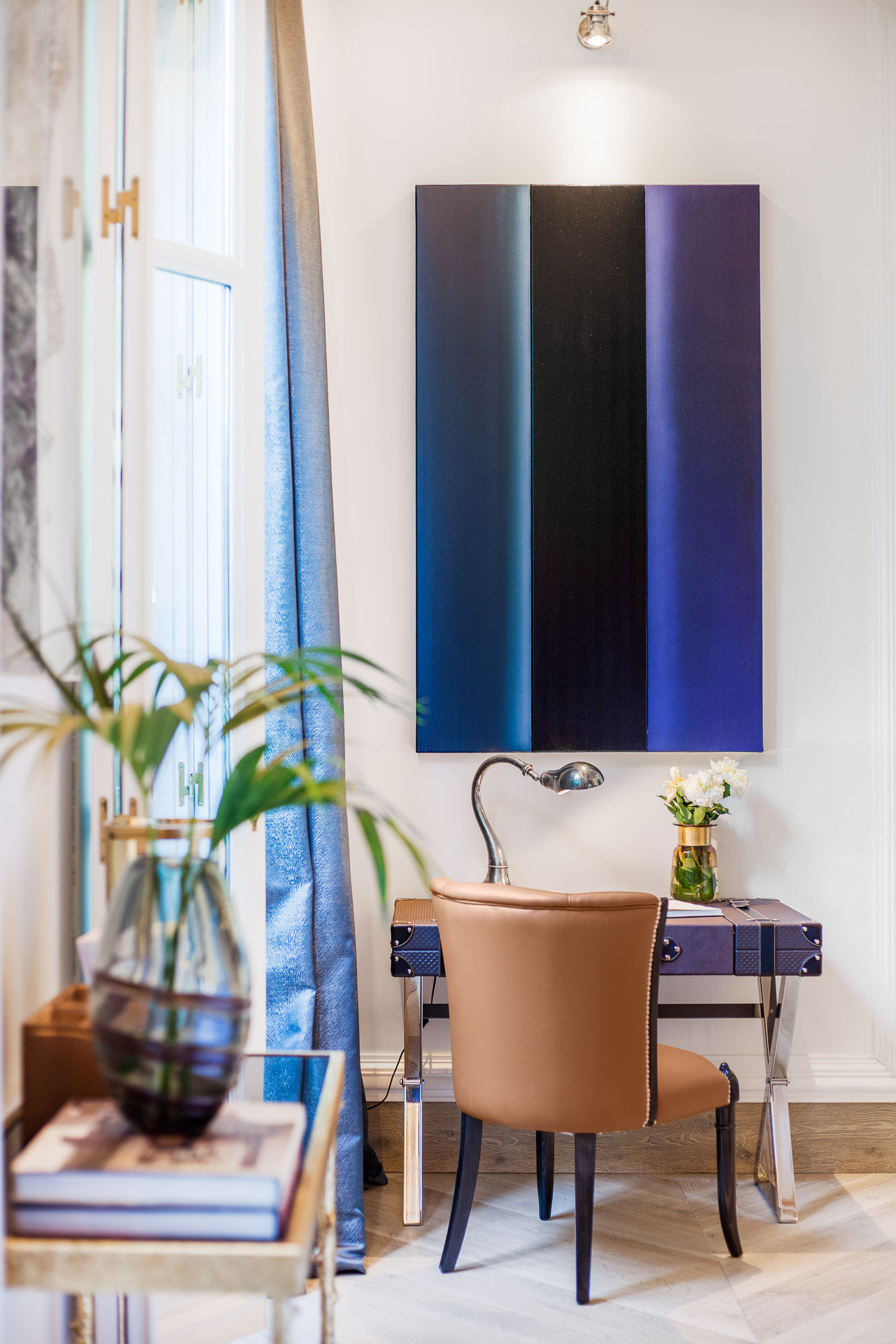 A Stunning Modern Apartment with a Mix of Rustic and Minimalist Elements in Madrid by Disak-Diseño de Interiores (2)