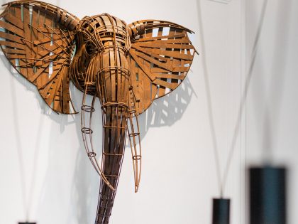 A Stunning Modern Apartment with a Mix of Rustic and Minimalist Elements in Madrid by Disak-Diseño de Interiores (7)