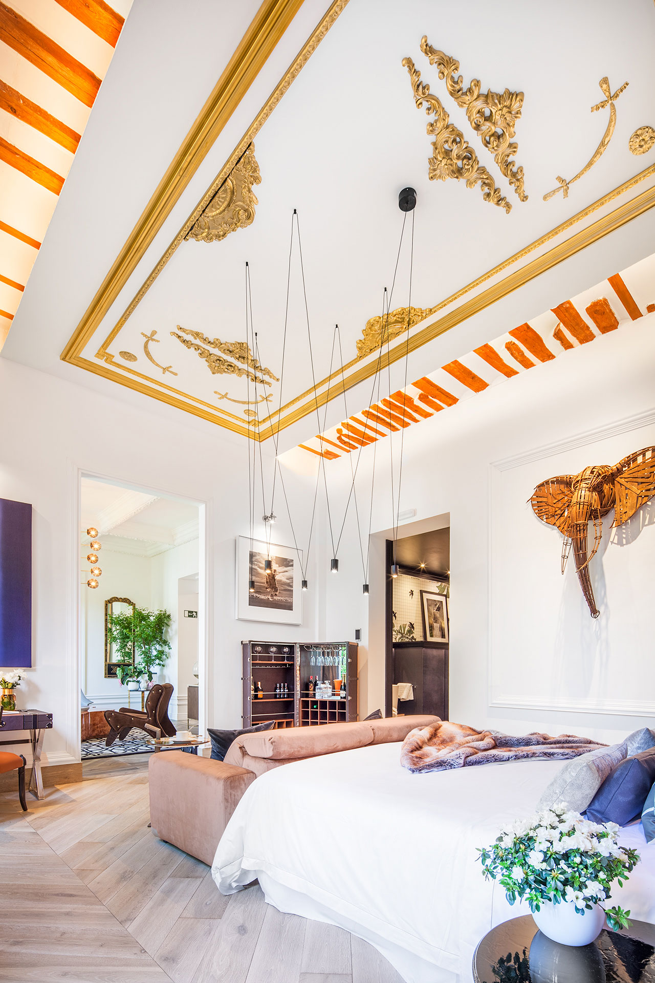 A Stunning Modern Apartment with a Mix of Rustic and Minimalist Elements in Madrid by Disak-Diseño de Interiores (8)