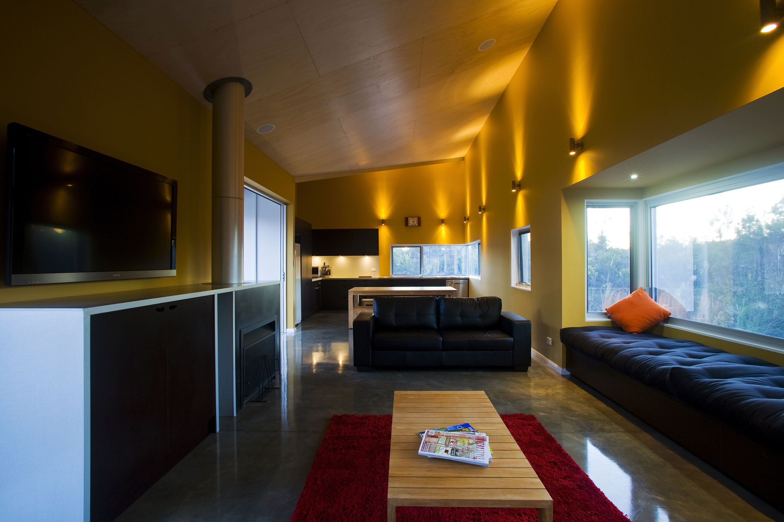 A Stunning Modern Beach House with a Mono-Pitch Roof Frames in New South Wales by Bourne Blue Architecture (10)