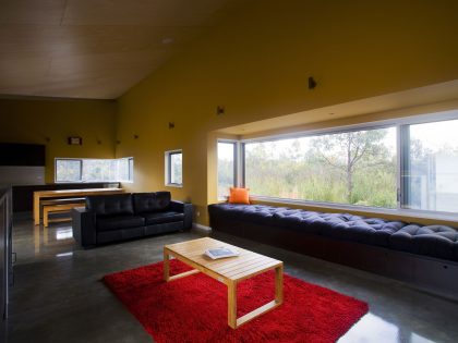 A Stunning Modern Beach House with a Mono-Pitch Roof Frames in New South Wales by Bourne Blue Architecture (8)