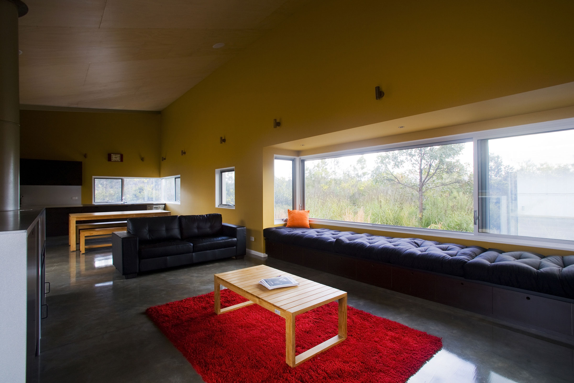 A Stunning Modern Beach House with a Mono-Pitch Roof Frames in New South Wales by Bourne Blue Architecture (8)