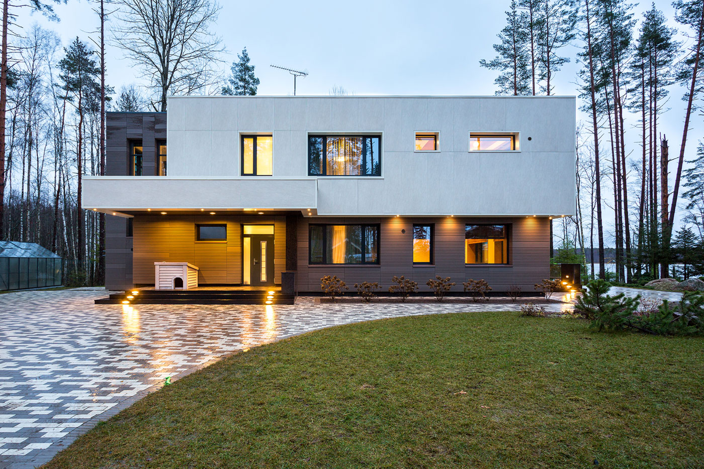 A Stunning Modern Home on the Banks of the Picturesque Lake in St. Petersburg by Architectural Bureau A2 (2)