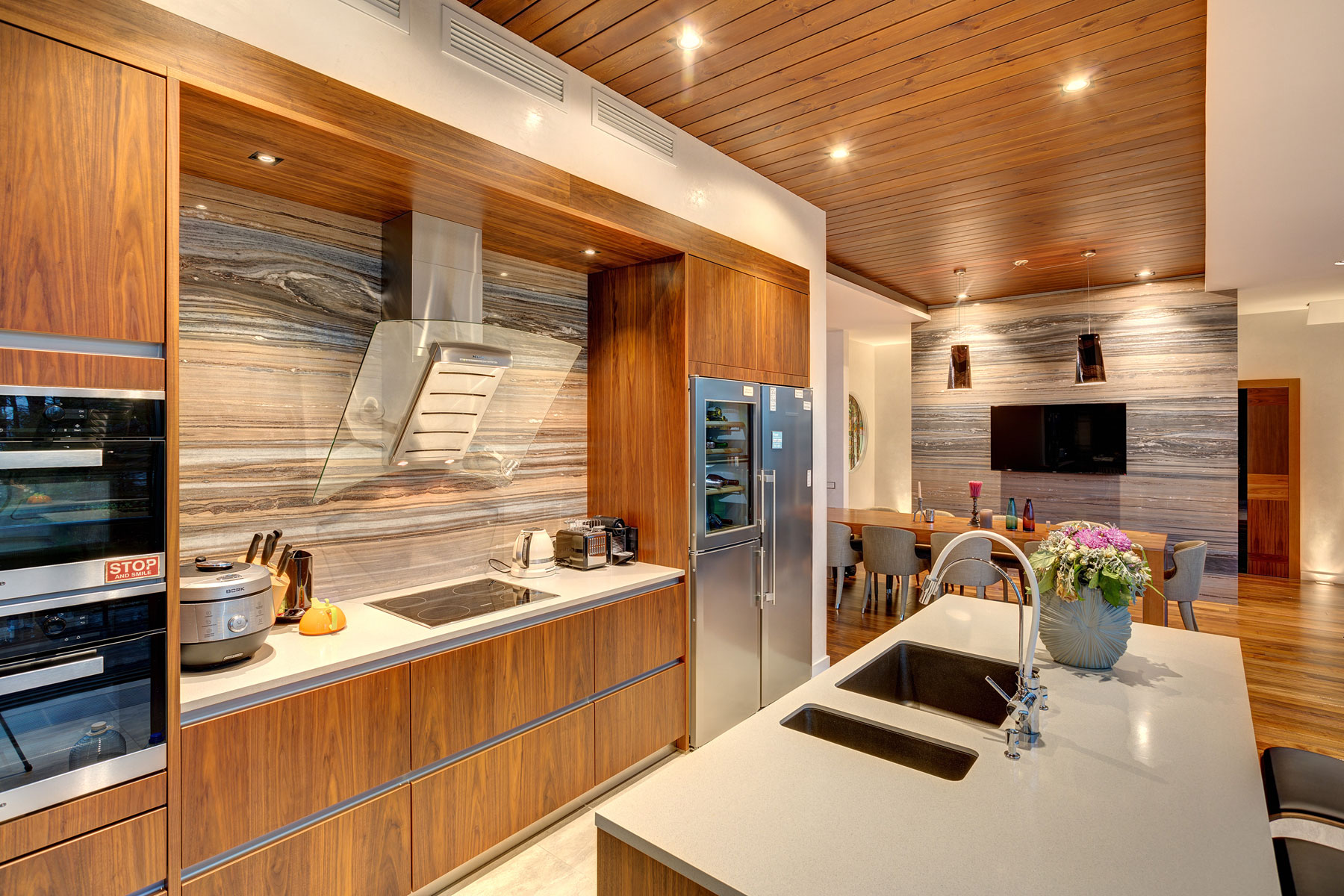 A Stunning Modern Home on the Banks of the Picturesque Lake in St. Petersburg by Architectural Bureau A2 (20)