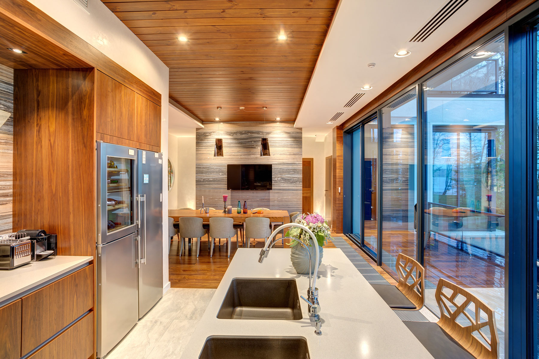 A Stunning Modern Home on the Banks of the Picturesque Lake in St. Petersburg by Architectural Bureau A2 (21)