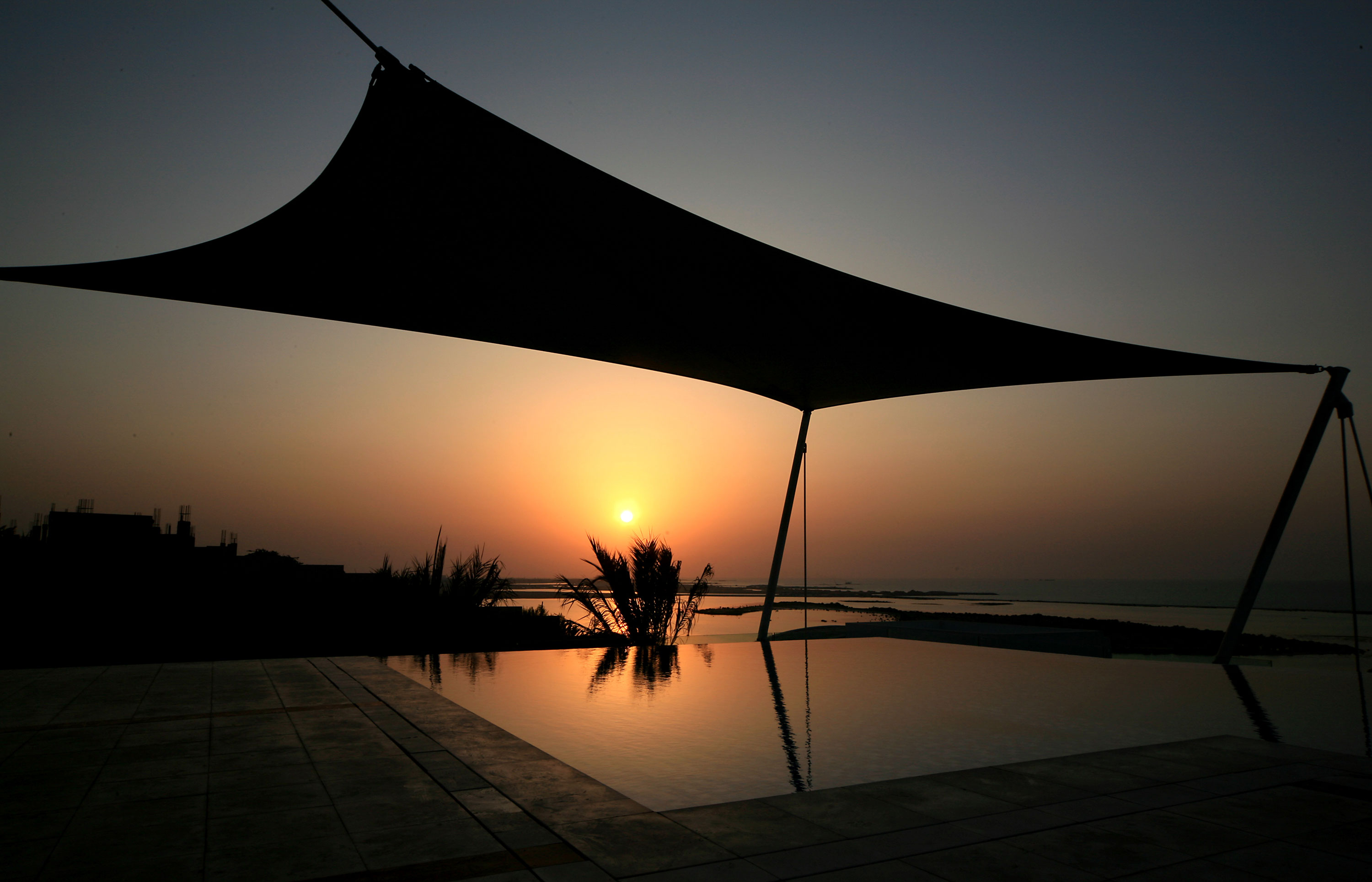 A Stunning Modern House With Courtyard Swimming Pool in Ras al Khaimah by NAGA Architects (13)