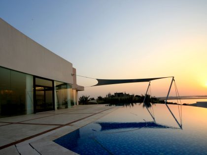 A Stunning Modern House With Courtyard Swimming Pool in Ras al Khaimah by NAGA Architects (14)