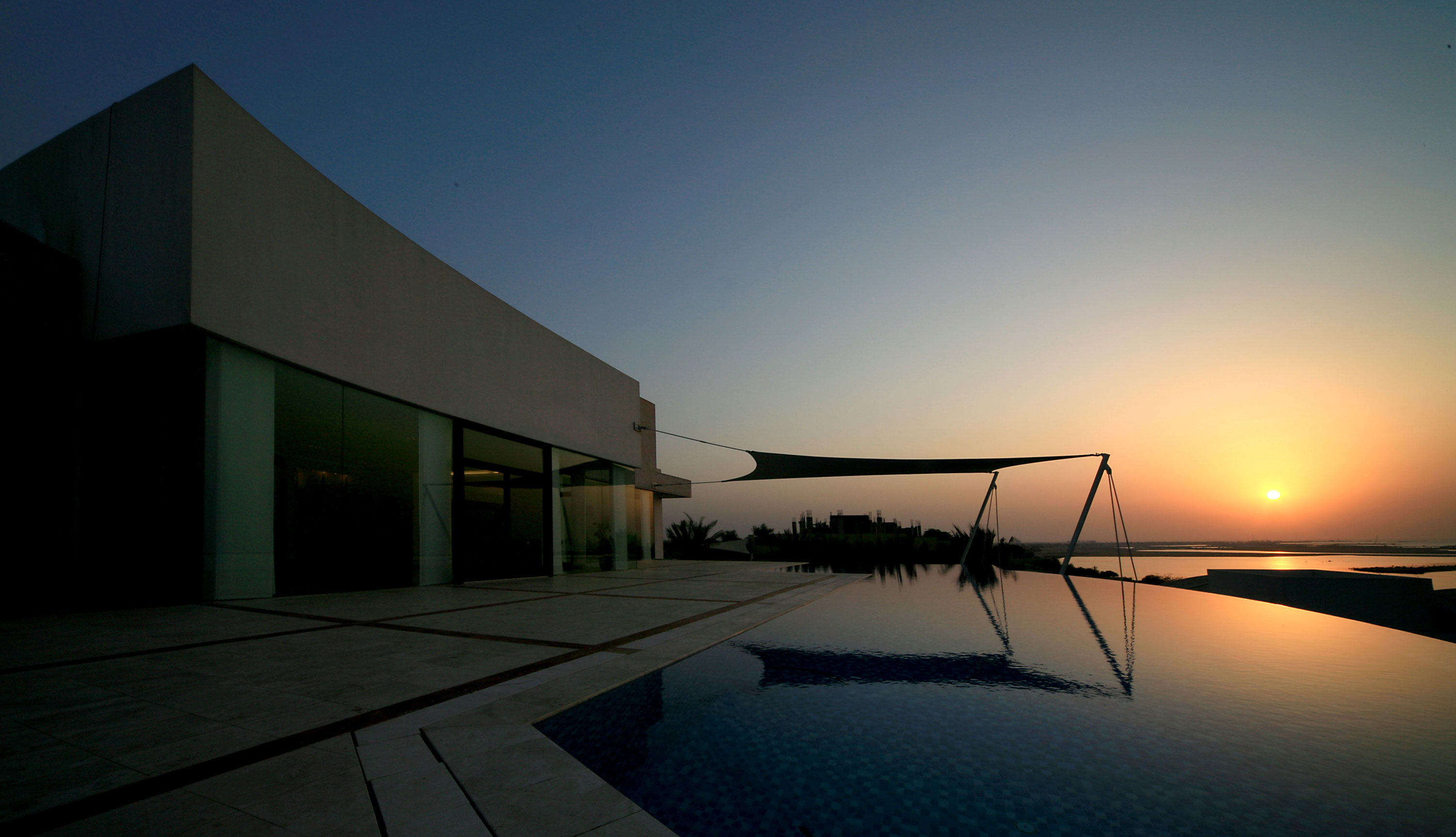 A Stunning Modern House With Courtyard Swimming Pool in Ras al Khaimah by NAGA Architects (15)