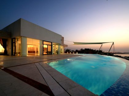 A Stunning Modern House With Courtyard Swimming Pool in Ras al Khaimah by NAGA Architects (16)