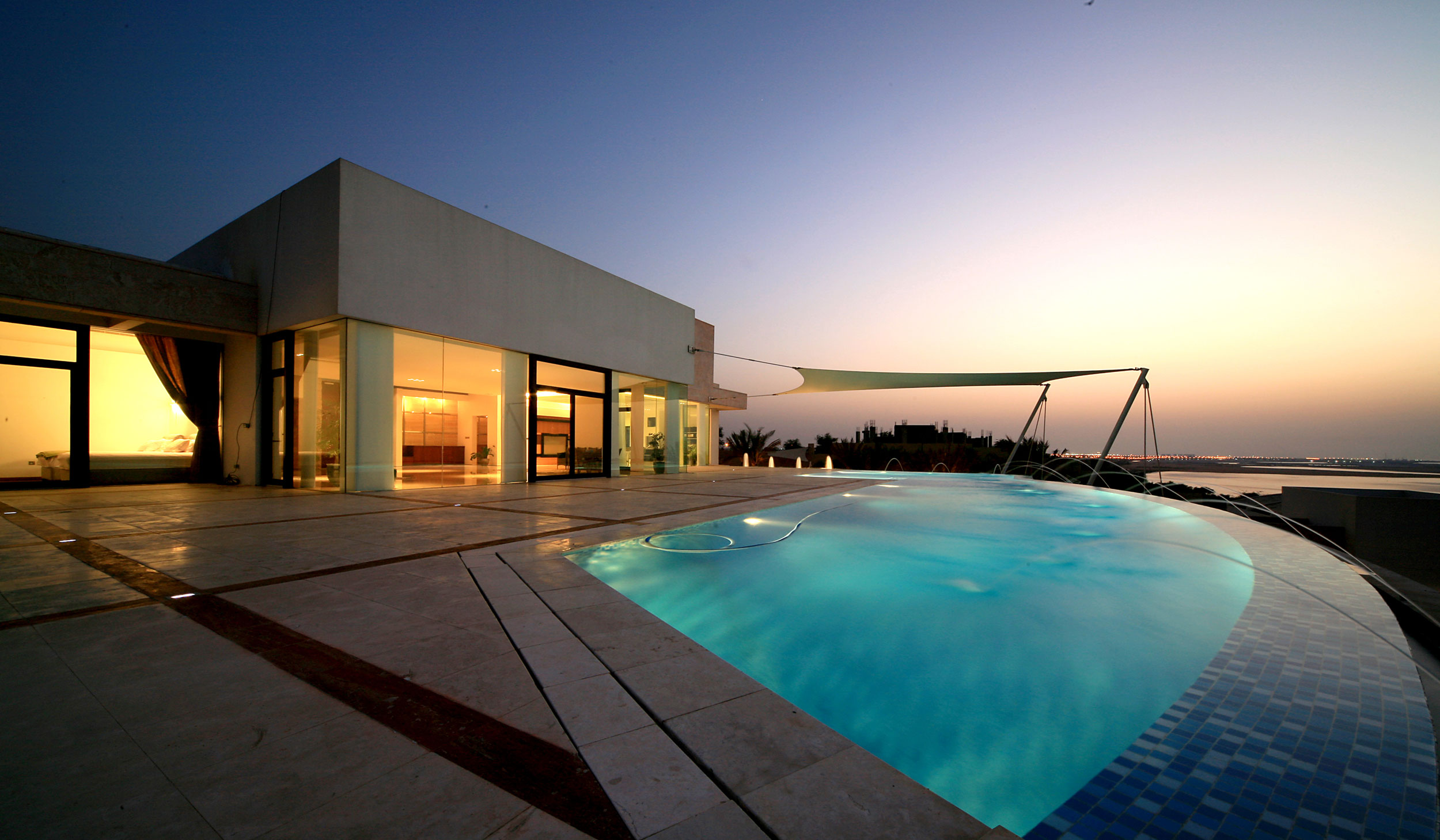 A Stunning Modern House With Courtyard Swimming Pool in Ras al Khaimah by NAGA Architects (16)