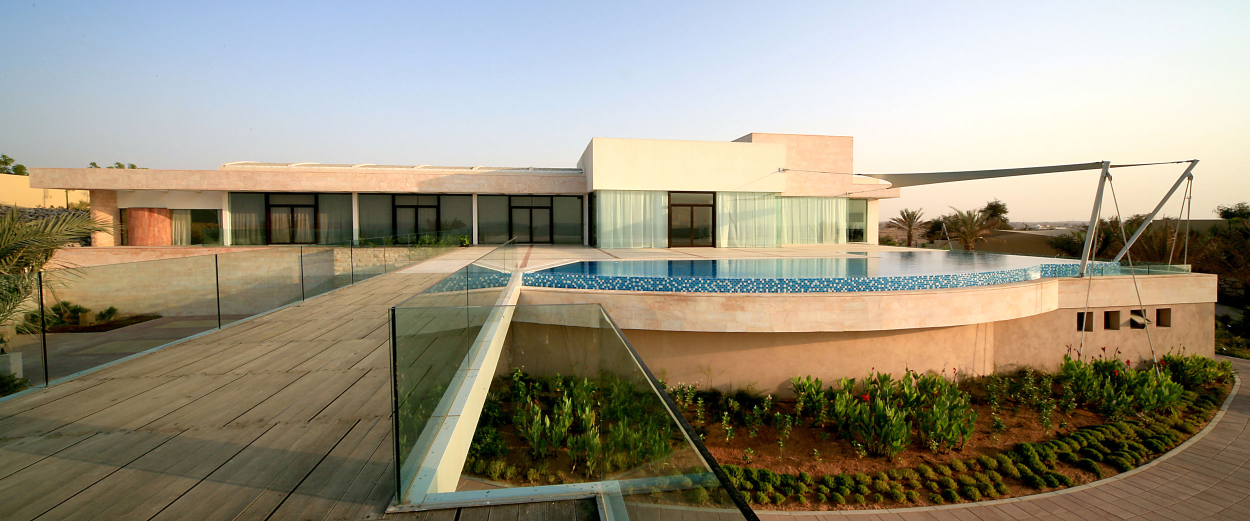 A Stunning Modern House With Courtyard Swimming Pool in Ras al Khaimah by NAGA Architects (4)