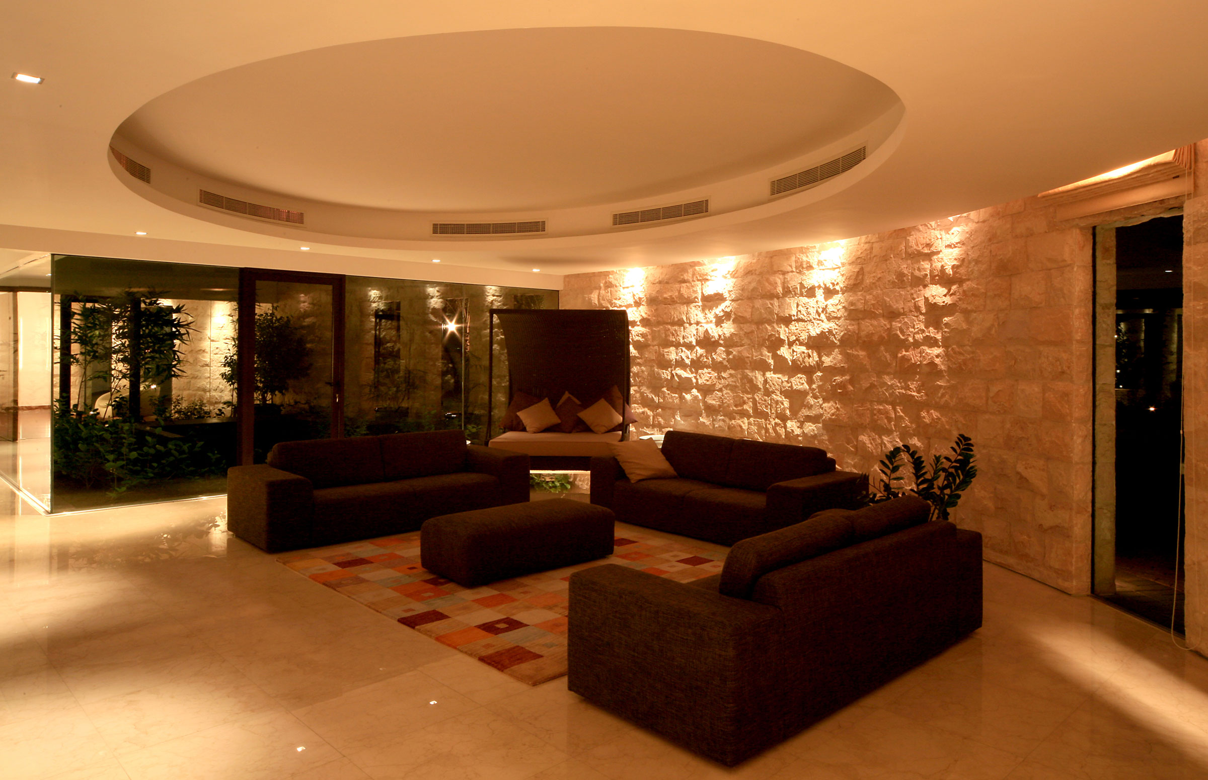 A Stunning Modern House With Courtyard Swimming Pool in Ras al Khaimah by NAGA Architects (9)