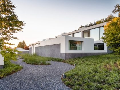 A Stunning Modern House with Four Courtyards in Zumikon, Switzerland by Think Architecture (3)