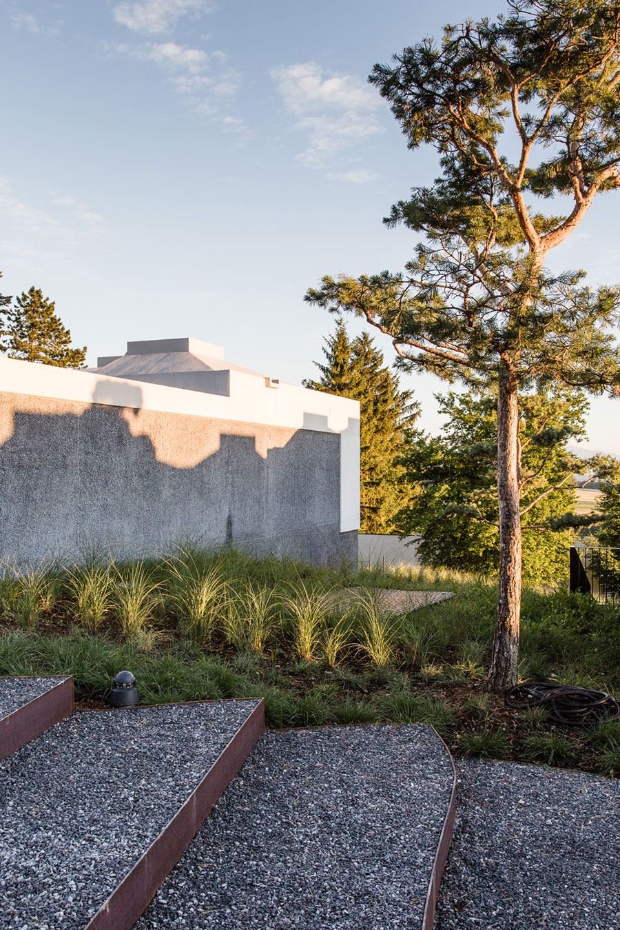A Stunning Modern House with Four Courtyards in Zumikon, Switzerland by Think Architecture (4)