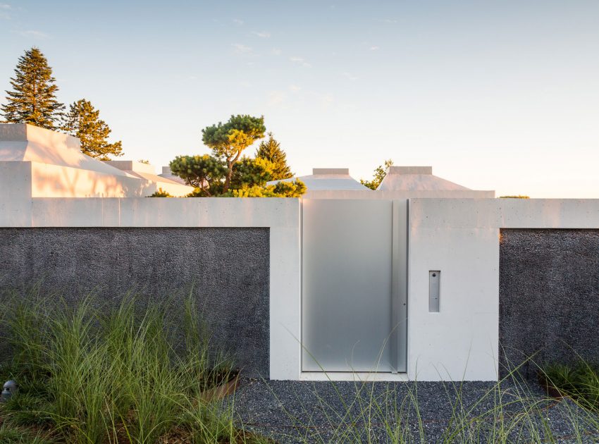 A Stunning Modern House with Four Courtyards in Zumikon, Switzerland by Think Architecture (6)