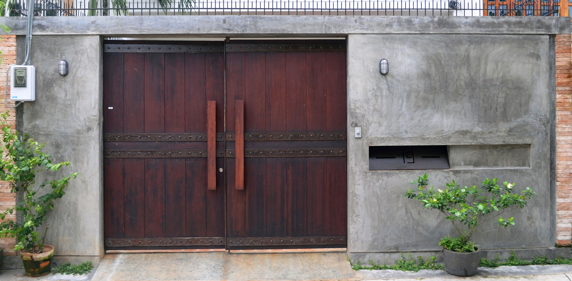 A Stunning Modern Vertical House Overlooking the Saigon River in Ho Chi Minh City by La Design Studio (2)