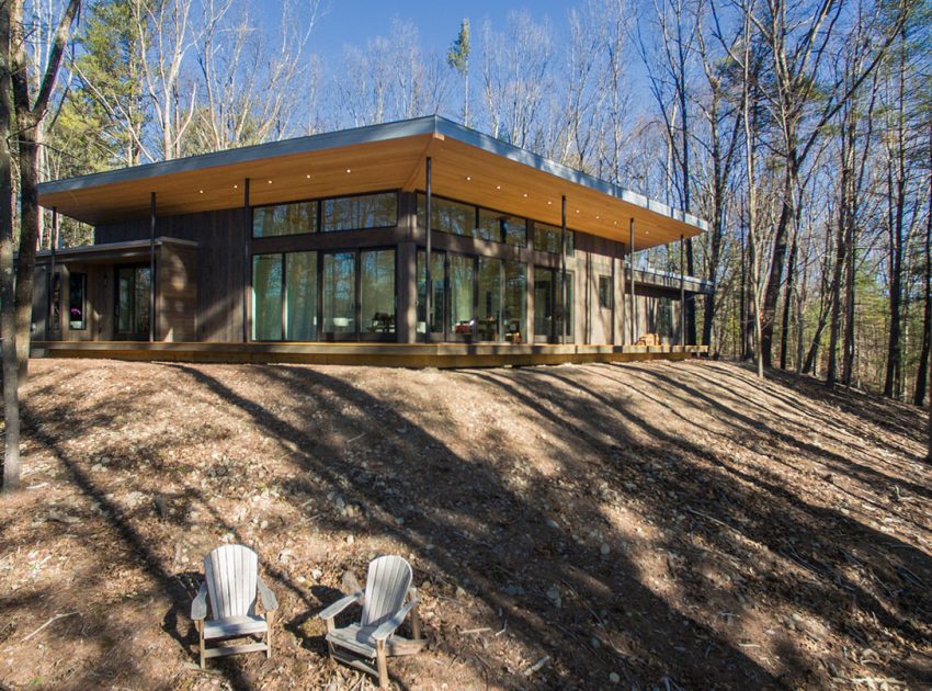 A Stunning Mountain Home Perched Atop a Hudson Valley in Kerhonkson, New York by Studio MM Architect (1)