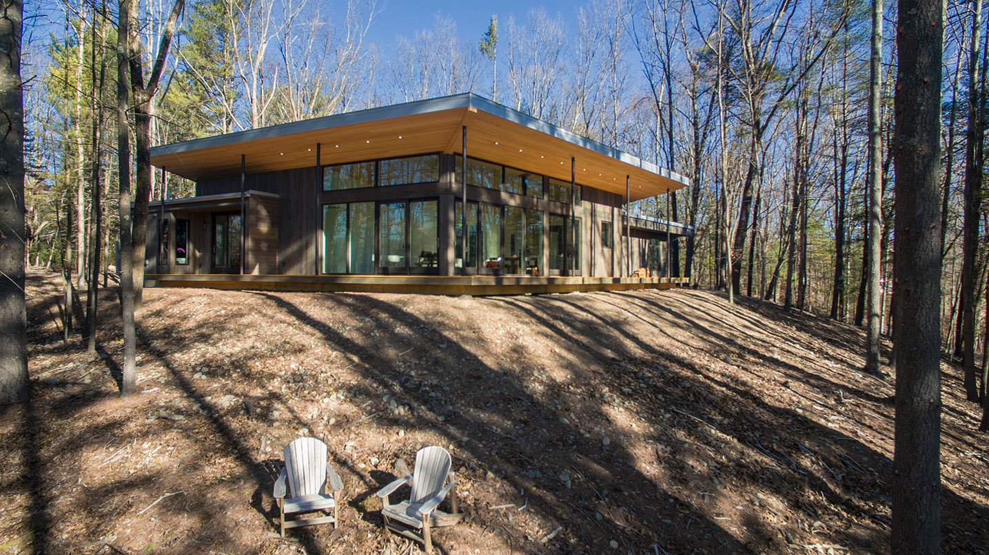 A Stunning Mountain Home Perched Atop a Hudson Valley in Kerhonkson, New York by Studio MM Architect (1)