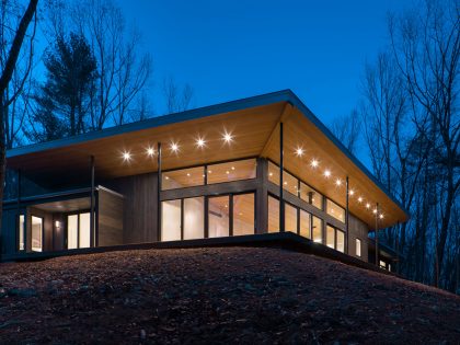 A Stunning Mountain Home Perched Atop a Hudson Valley in Kerhonkson, New York by Studio MM Architect (14)