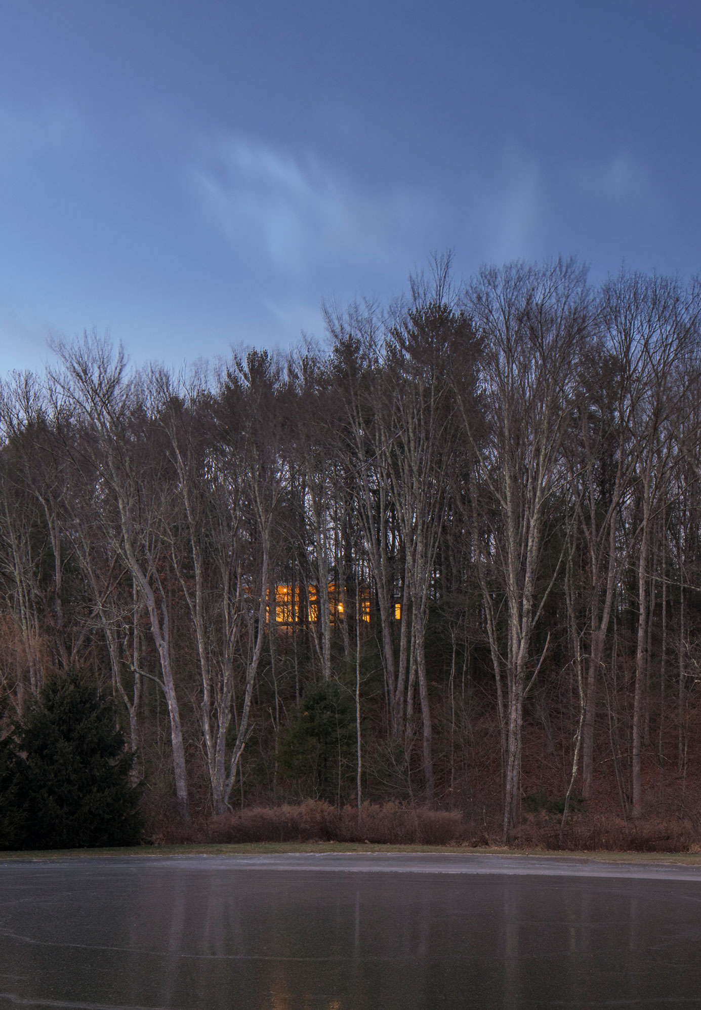 A Stunning Mountain Home Perched Atop a Hudson Valley in Kerhonkson, New York by Studio MM Architect (16)