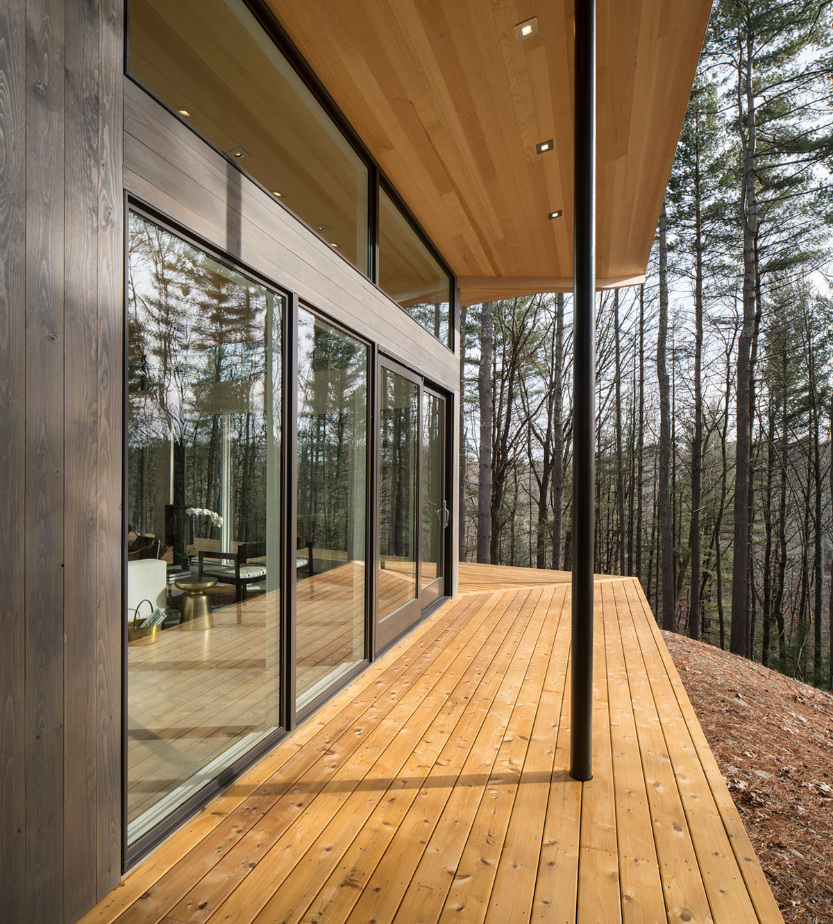 A Stunning Mountain Home Perched Atop a Hudson Valley in Kerhonkson, New York by Studio MM Architect (4)