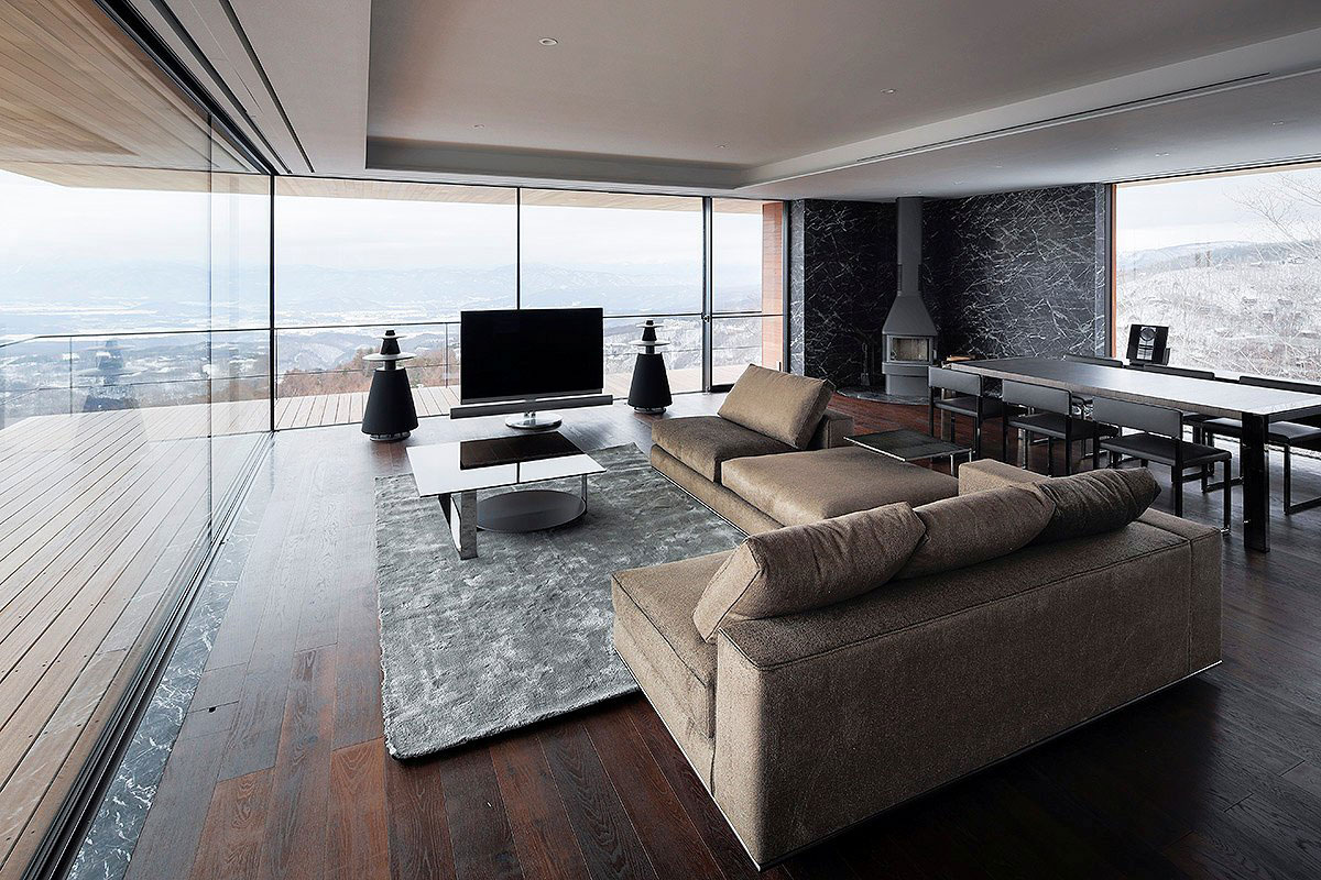 A Stunning Mountainside Home with a Dramatic Cantilever Appearance in Nagano by Kidosaki Architects Studio (10)