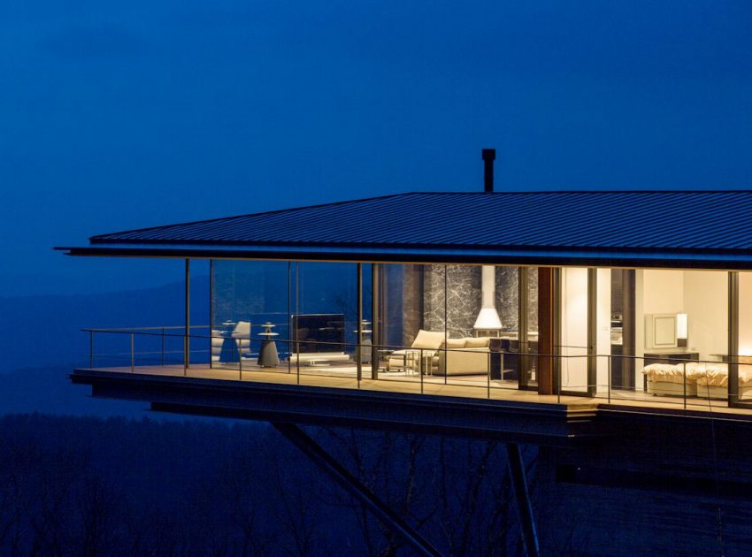 A Stunning Mountainside Home with a Dramatic Cantilever Appearance in Nagano by Kidosaki Architects Studio (17)