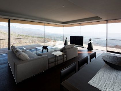 A Stunning Mountainside Home with a Dramatic Cantilever Appearance in Nagano by Kidosaki Architects Studio (7)