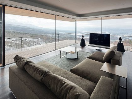 A Stunning Mountainside Home with a Dramatic Cantilever Appearance in Nagano by Kidosaki Architects Studio (9)