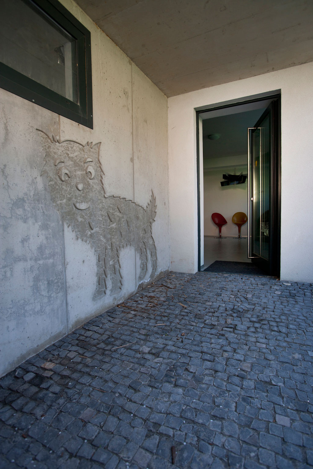 A Stunning Sculptural Concrete Villa in Bratislava, Slovakia by ARCHITEKTI ŠEBO LICHÝ (12)