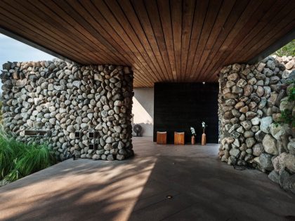 A Stunning Seafront Home with Pool and Spectacular Ocean Views in Taiwan by Create + Think Design Studio (12)